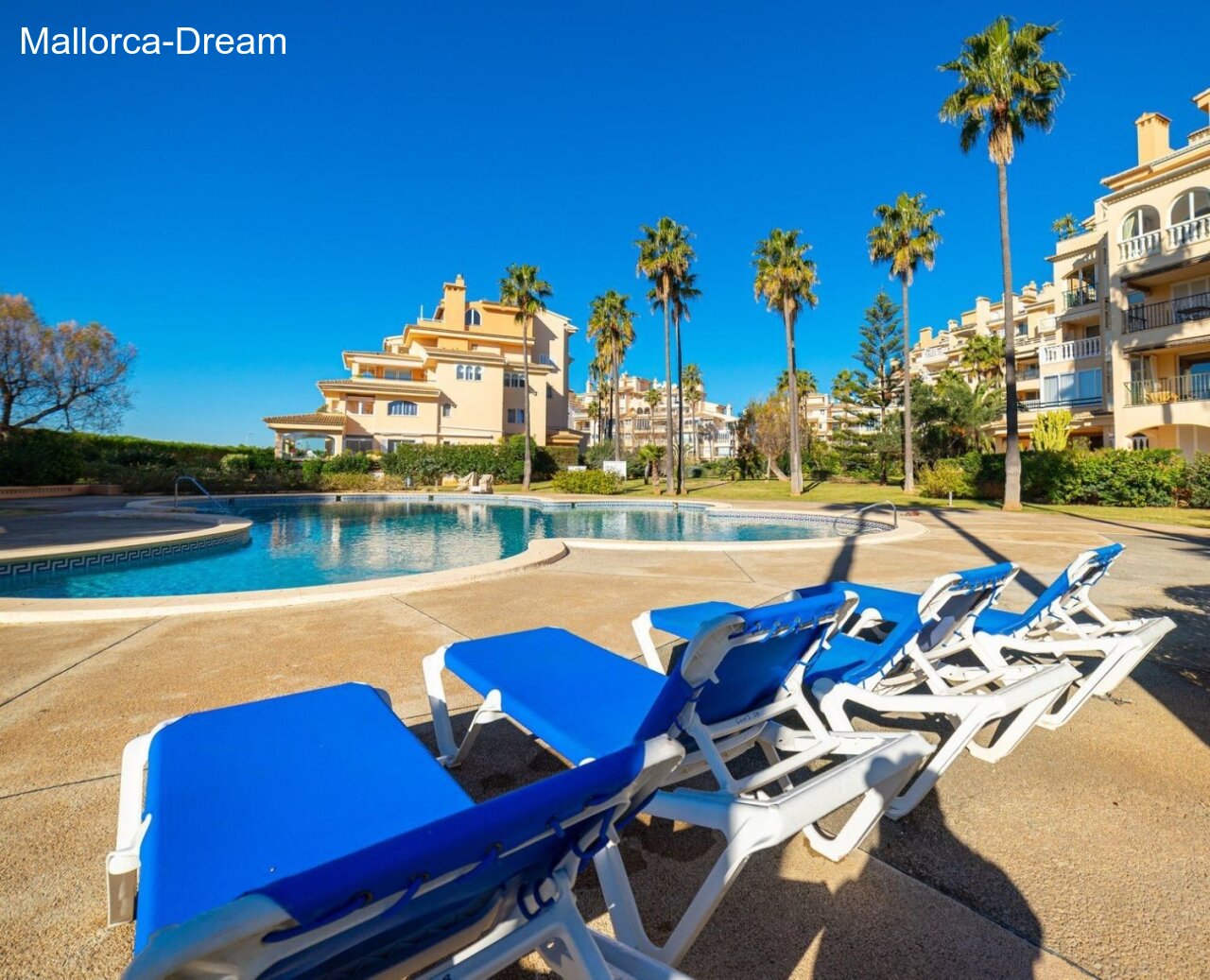 Sa Coma: Beautiful balcony flat with wonderful pool plus underground parking in TOP complex  