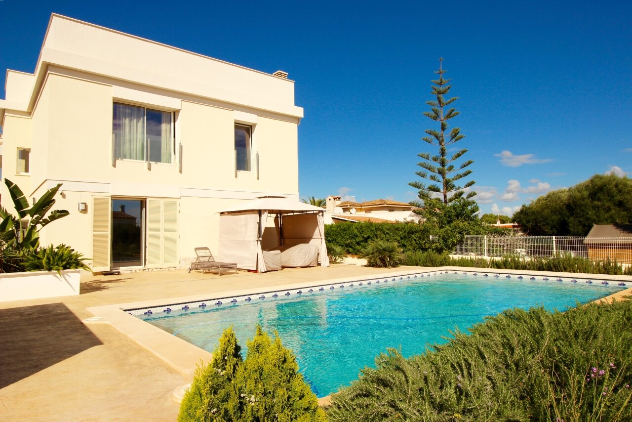 Sa Coma: Newly built chalet with sea view, roof terrace, cellar, garage, garden, pool, sauna, solar, air conditioning and underfloor heating Sa Coma: Newly built chalet with sea view, roof terrace, cellar, garage, garden, pool, sauna, solar, air conditioning and underfloor heating