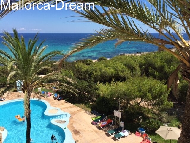 Cala Millor: A beautiful, fully furnished apartment on the beachfront in Cala Millor Cala Millor: A beautiful, fully furnished apartment on the beachfront in Cala Millor