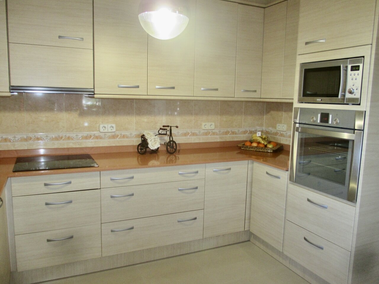 open fitted kitchen (upper floor)