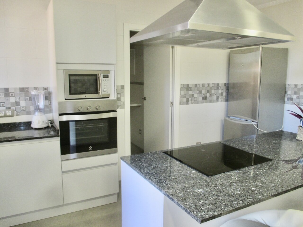 fitted kitchen (ground floor)