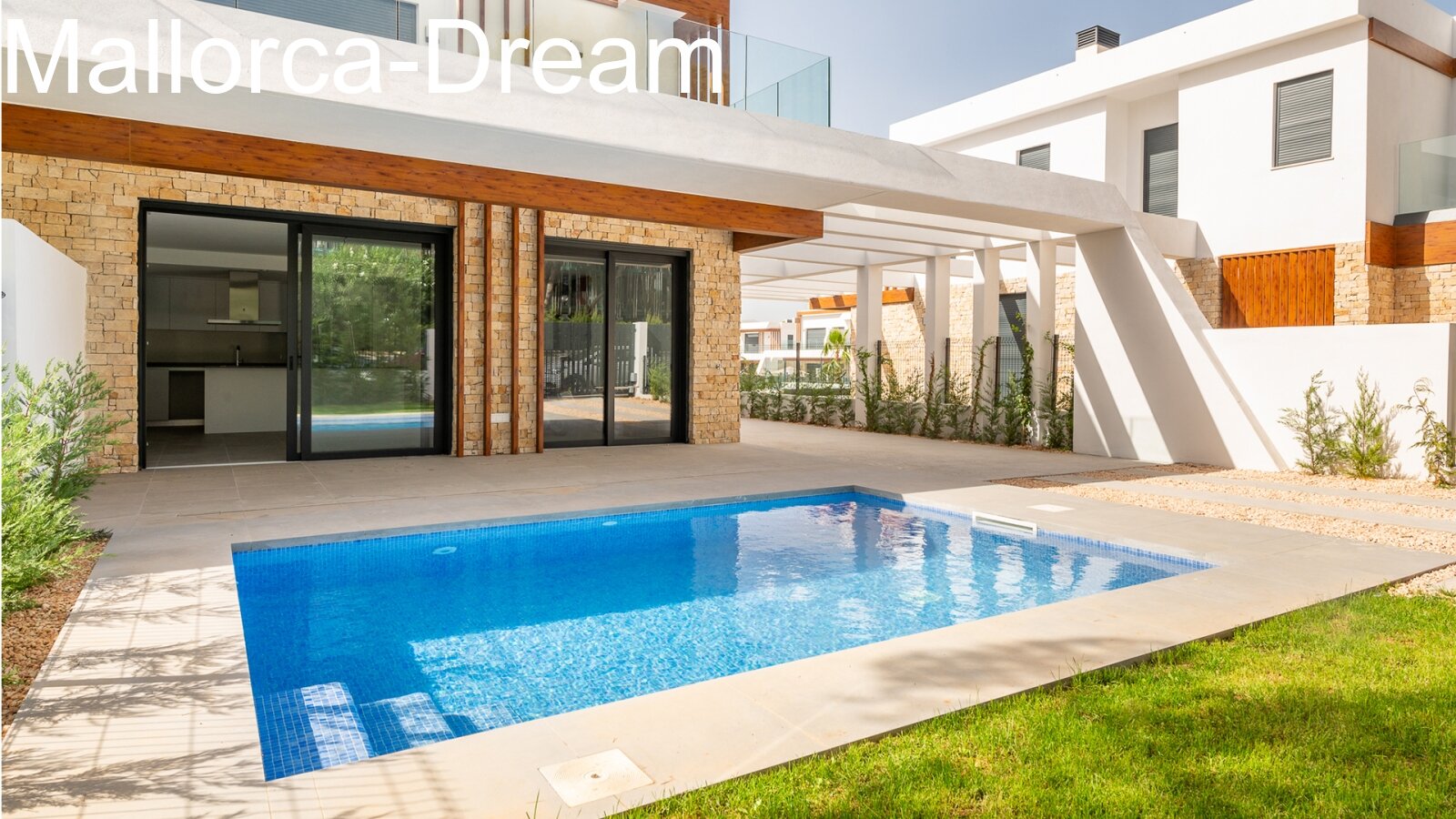 Cala Ratjada: Luxury  Villa with Pool & Large Garden – Only 700 m from the Beach 