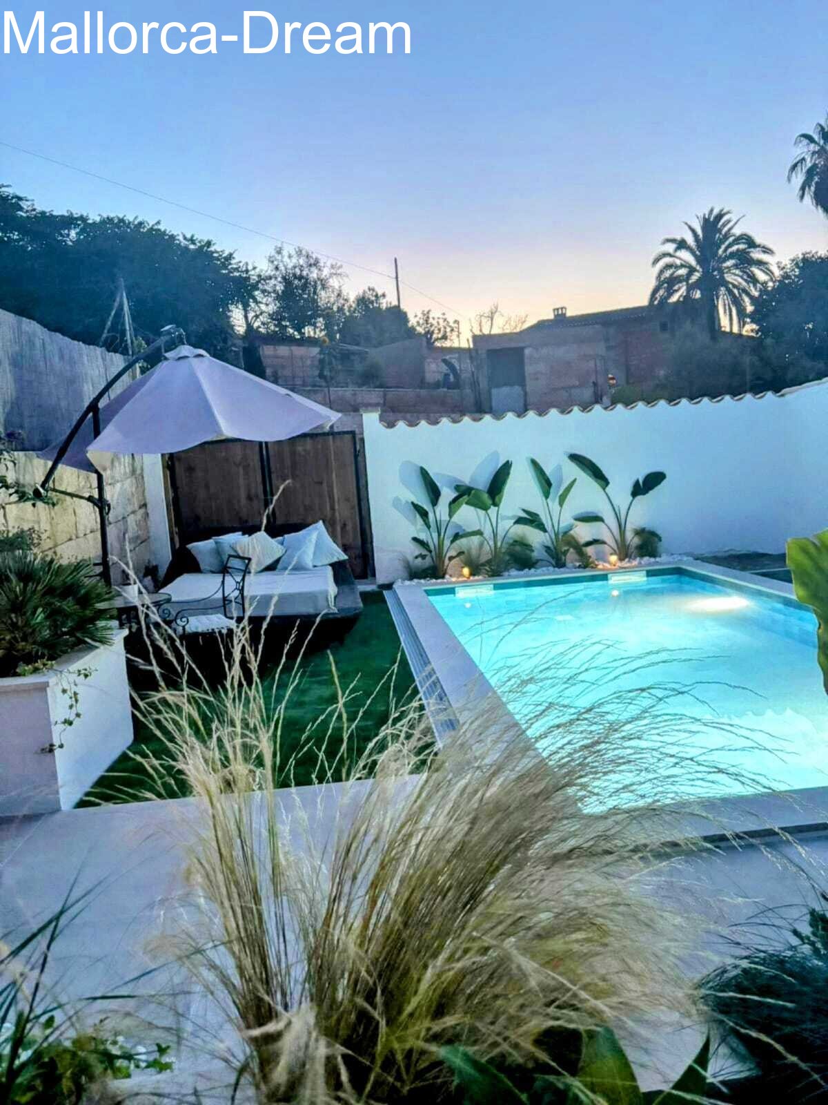 Son Servera: Lujosa casa adosada completamente modernizada en el corazón de Son Servera con permiso de construcción de piscina 