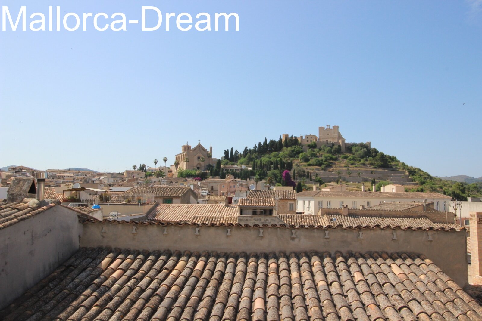 Arta: Casa adosada con garaje en una zona tranquila de Artà: mucho estilo y gran potencial 