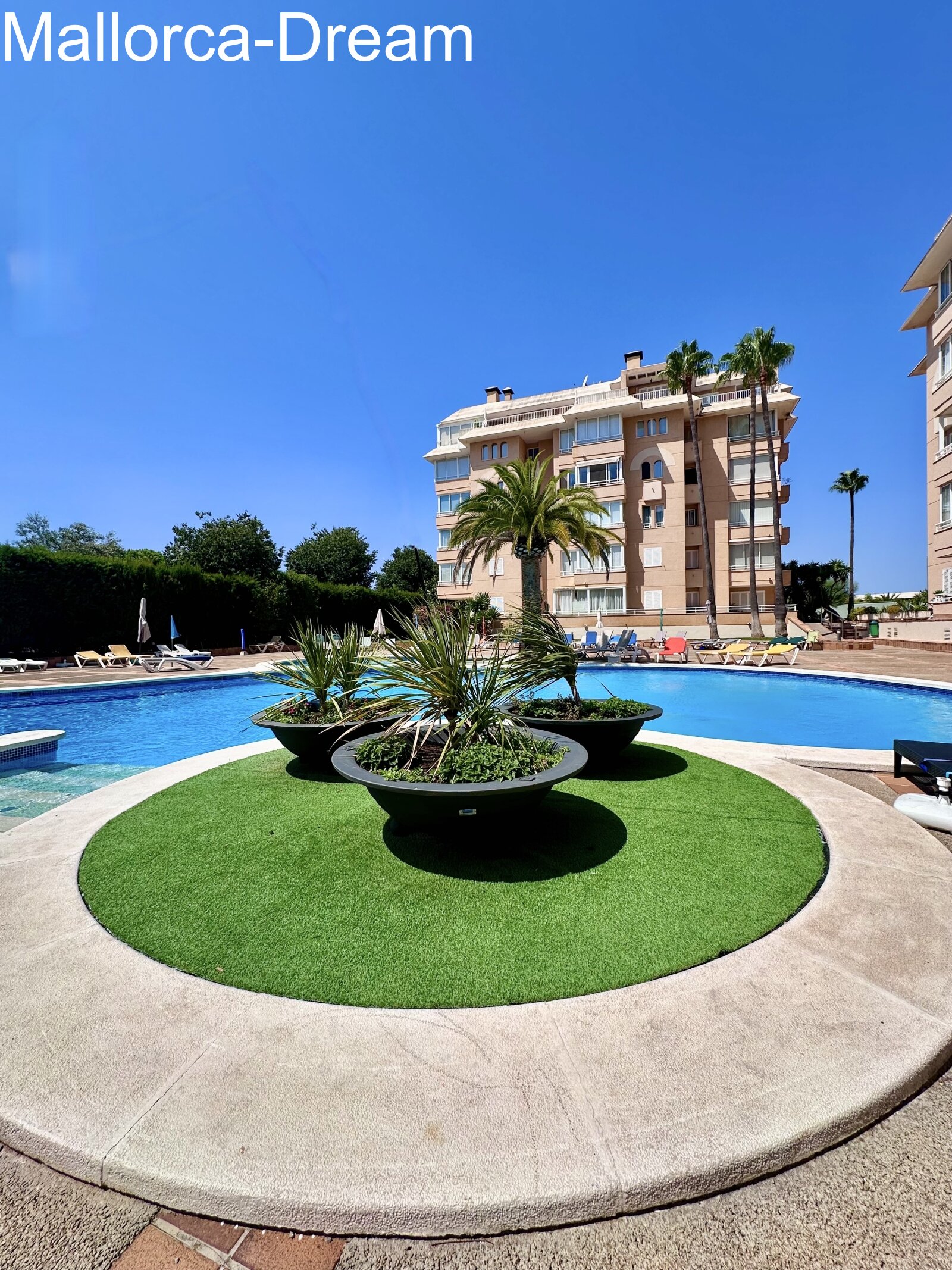 Sa Coma: Attraktive Wohnung in Sa Coma mit großer Terrasse und Gemeinschaftspool Sa Coma: Attraktive Wohnung in Sa Coma mit großer Terrasse und Gemeinschaftspool