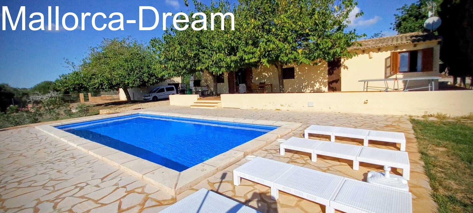 Porto Cristo: Con licencia de alquiler y vistas al mar ! Finca modernizada con una impresionante piscina en más de 14.000 m² de terreno 