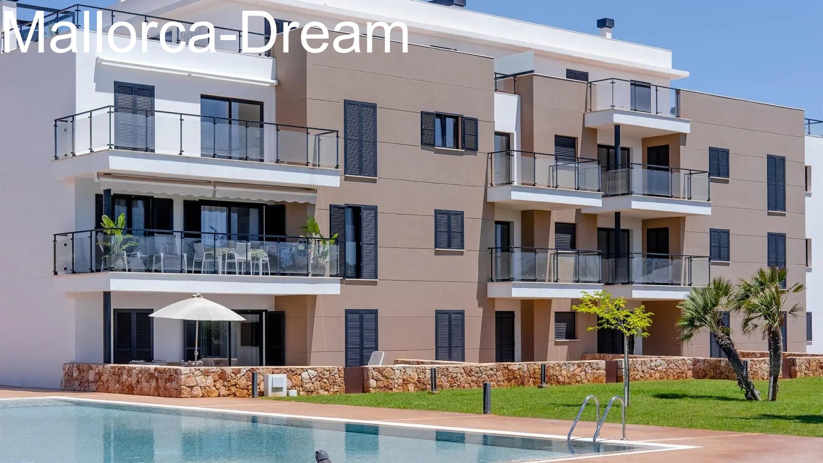 Sa Coma: Apartamentos nuevos cerca de la playa con 3 dormitorios, aire acondicionado, calefacción por suelo radiante, garaje subterráneo y trastero. 