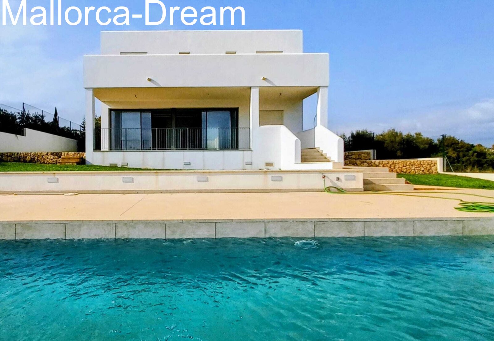 Cala Mandia: Chalet de nueva construcción cerca de la playa con piscina y jardín con vistas a una cala de ensueño Cala Mandia: Chalet de nueva construcción cerca de la playa con piscina y jardín con vistas a una cala de ensueño